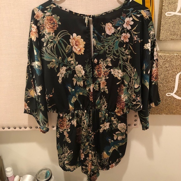 Short Sleeve Floral Romper - Picture 2 of 3